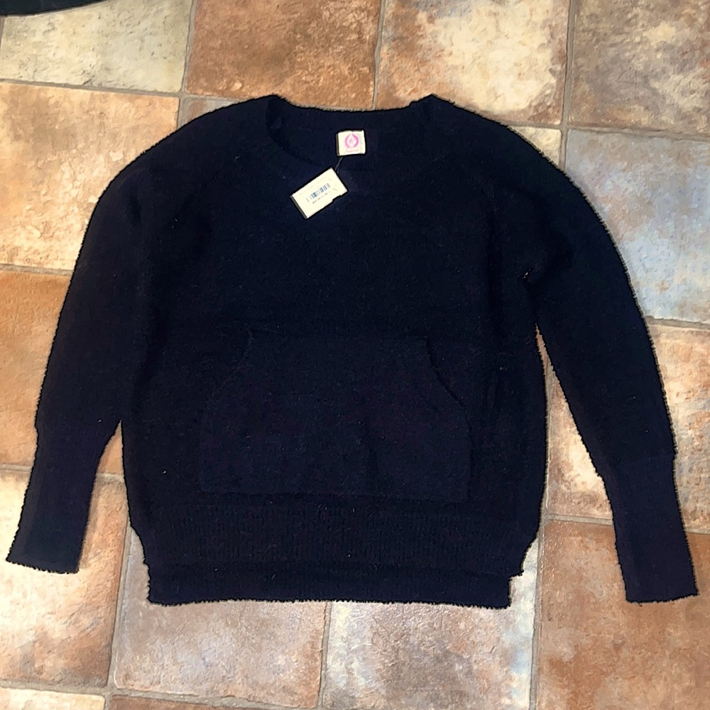 Wanna b black kangaroo pocket sweater eyelash teddy small & medium